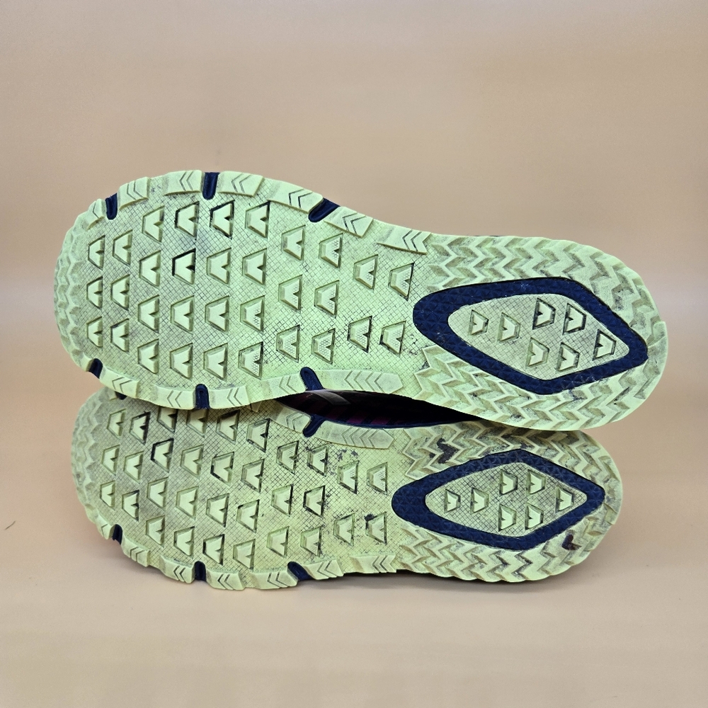 New Balance Women's Pink and Navy Running Shoes - Picture 7 of 8